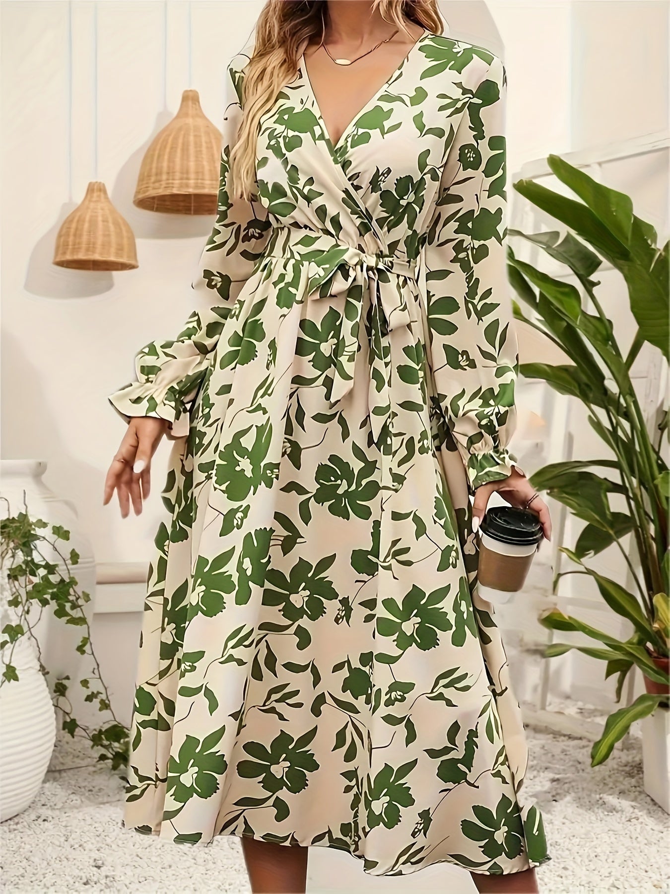 Loungette | Florence – Midi Jurk Met Vloeiende Snit, Bloemprint En Lantaenmouwen